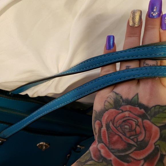 Teal colored Coach Tote with matching wristlet - Picture 5 of 8